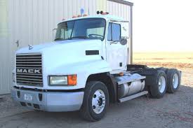 2002 Mack Semi